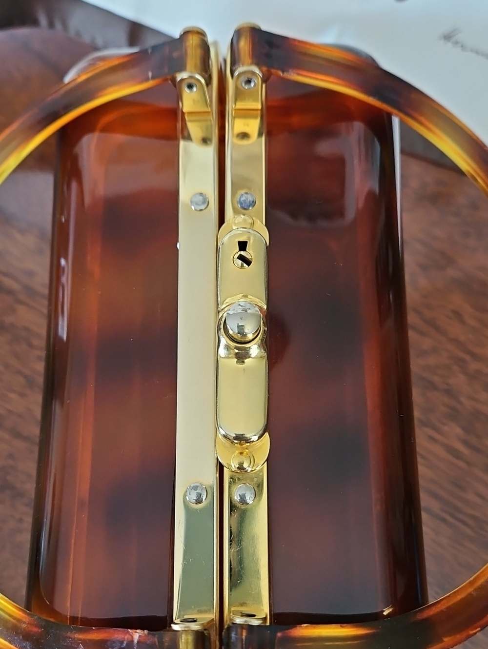 Vintage 1970s French Tortoiseshell Lucite Trunk Purse Amber/Brown - Gold Trim - Picture 5 of 16
